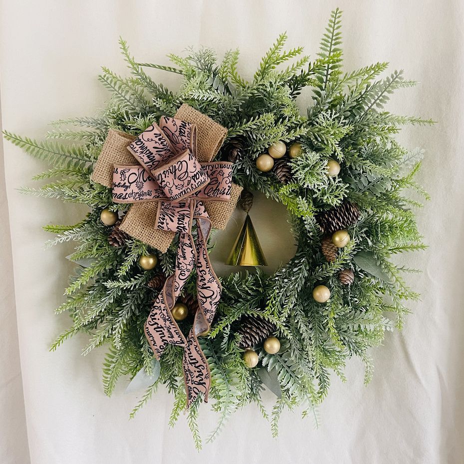 Pine & Pinecone Christmas Wreath – 40 cm – Frosted White