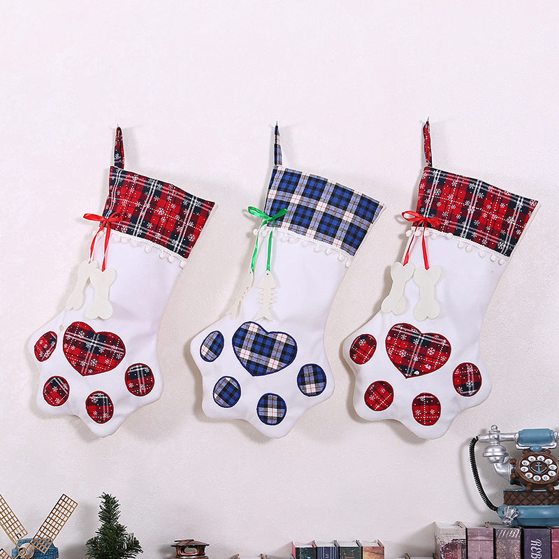 Paw-shaped plaid Christmas stockings for pets – view 1