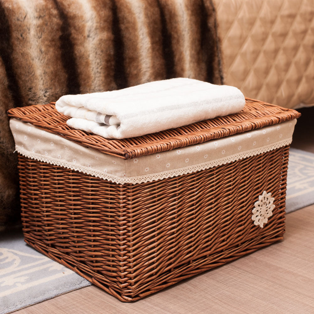 Wicker storage basket with lid and fabric liner – view 1