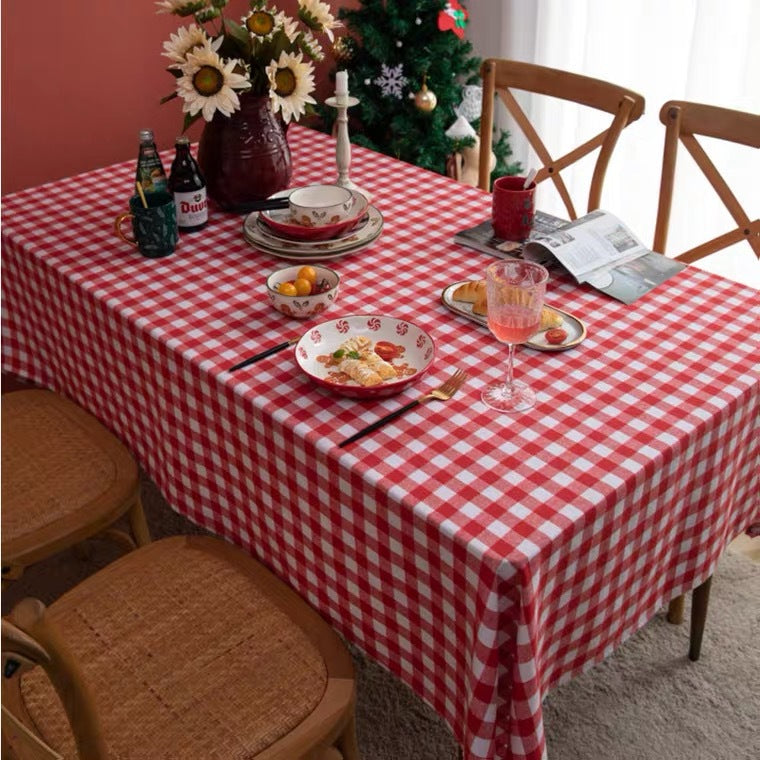 Red gingham Christmas tablecloth – view 1