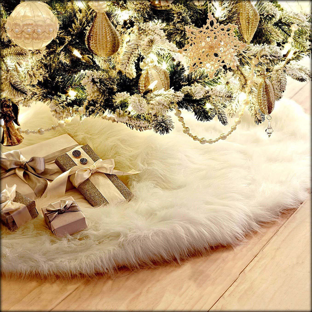 White faux fur Christmas tree skirt – view 4