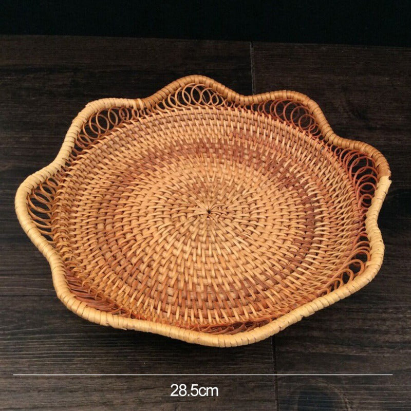 Woven rattan fruit tray with scalloped rim – view 3
