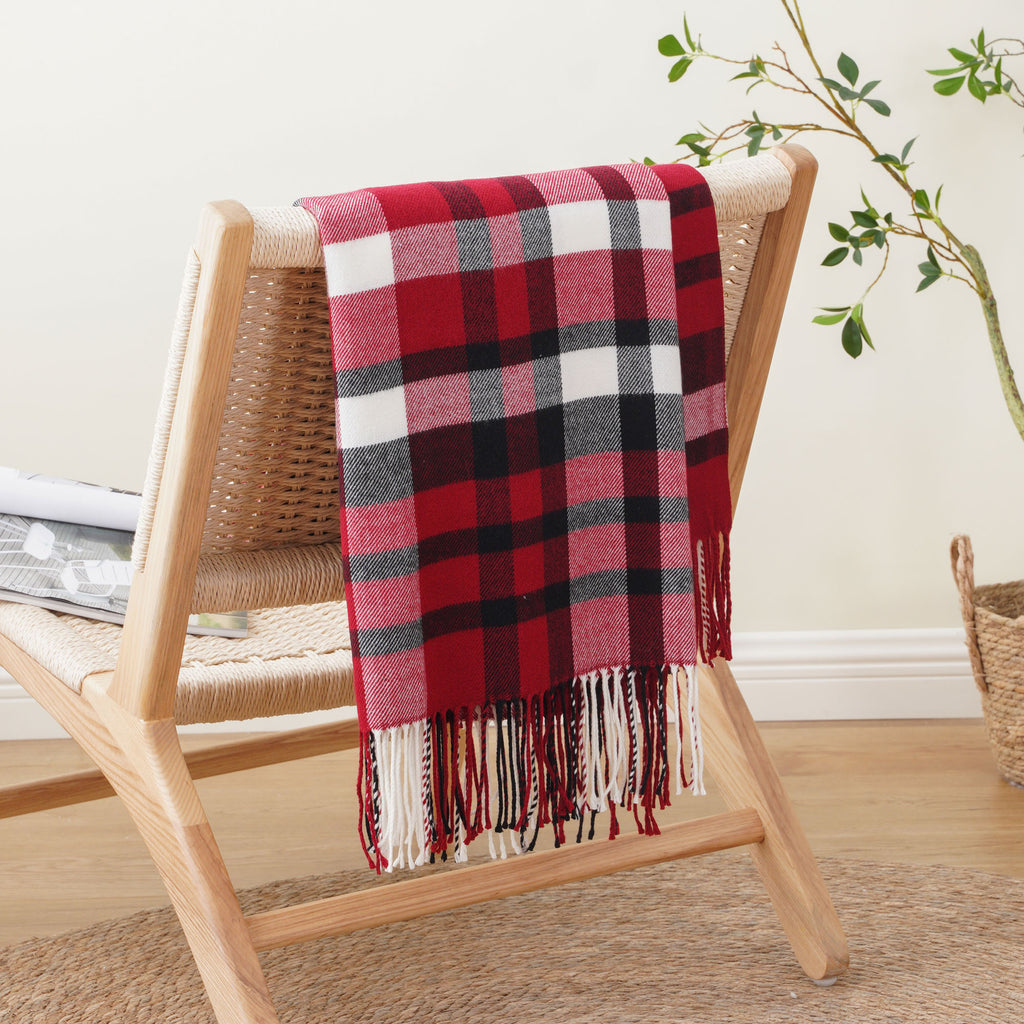 Plaid throw blanket with fringe – view 3