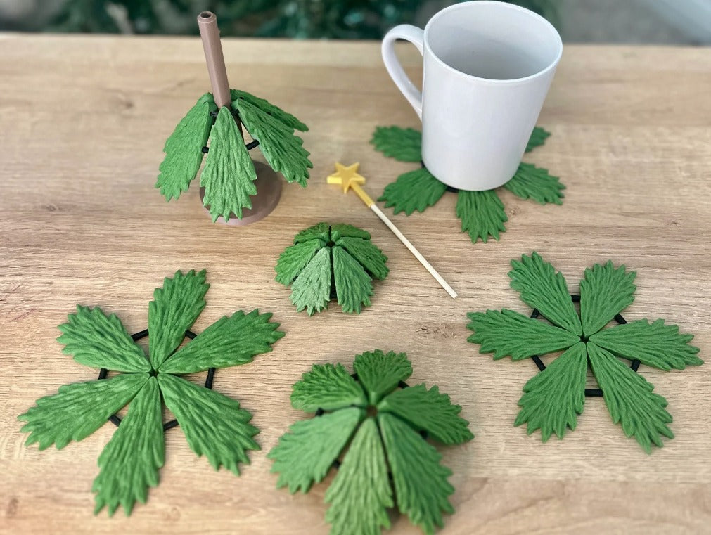 Stackable Christmas tree coaster set – view 3