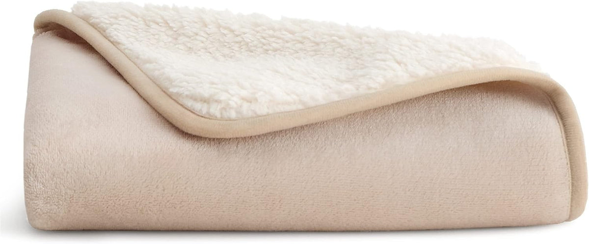 Waterproof sherpa pet blanket in Beige